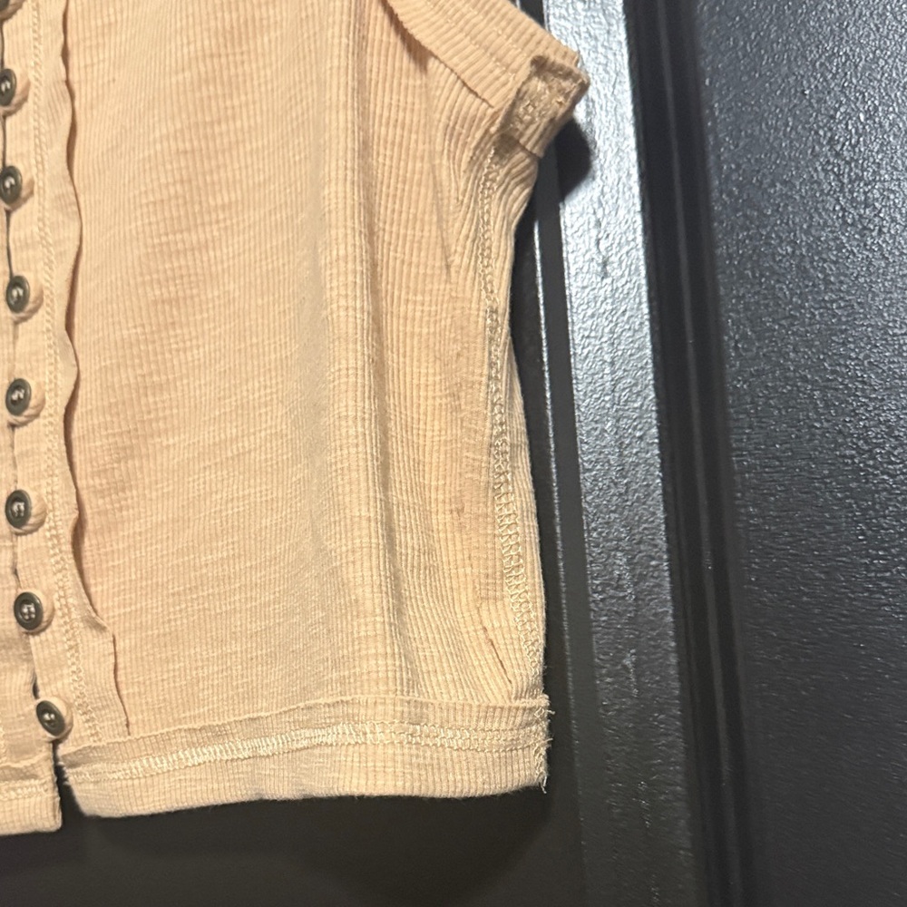 New Look Beige Ribbed Button-Front Crop Top - Picture 4 of 5